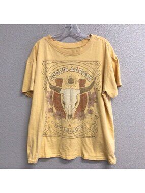 Shyanne Graphic Print T-Shirt Yellow Women Size Large Lucks Always To Blame Flaw